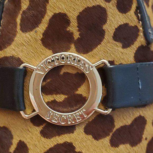 Victoria's Secret Leopard Flats Size 7.5B - Picture 13 of 16